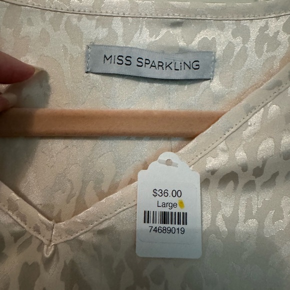 Miss Sparkling boutique leopard print lantern sleeve, V- neck blouse size Large - Picture 3 of 8